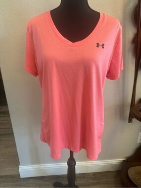 Under Armour LG Coral V-Neck Active Short Sleeve Tee